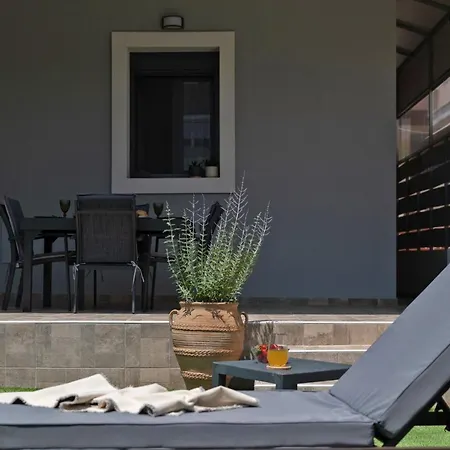 Peggy's House With Private Garden And Bbq By 8essentially 하니아