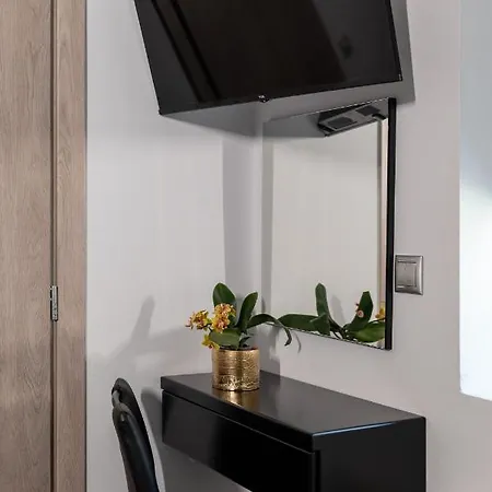 Peggy's House By 8essentially خانيا